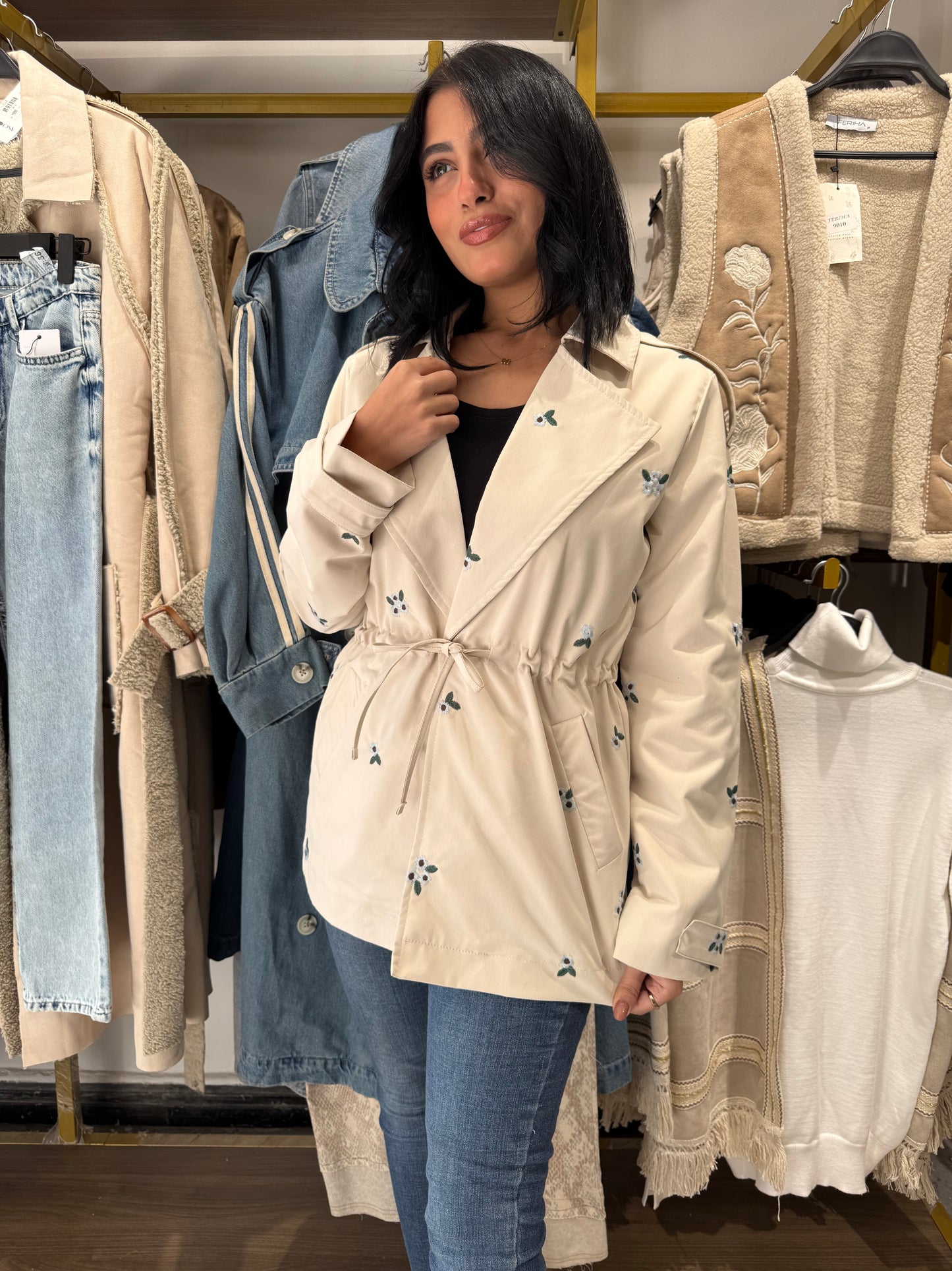 ELLA’S BIEGE EMBROIDERY TRENCH COAT