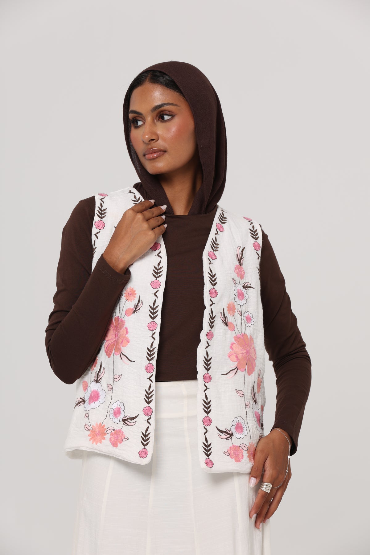 ELLA's LINEN EMBROIDERED VEST v2