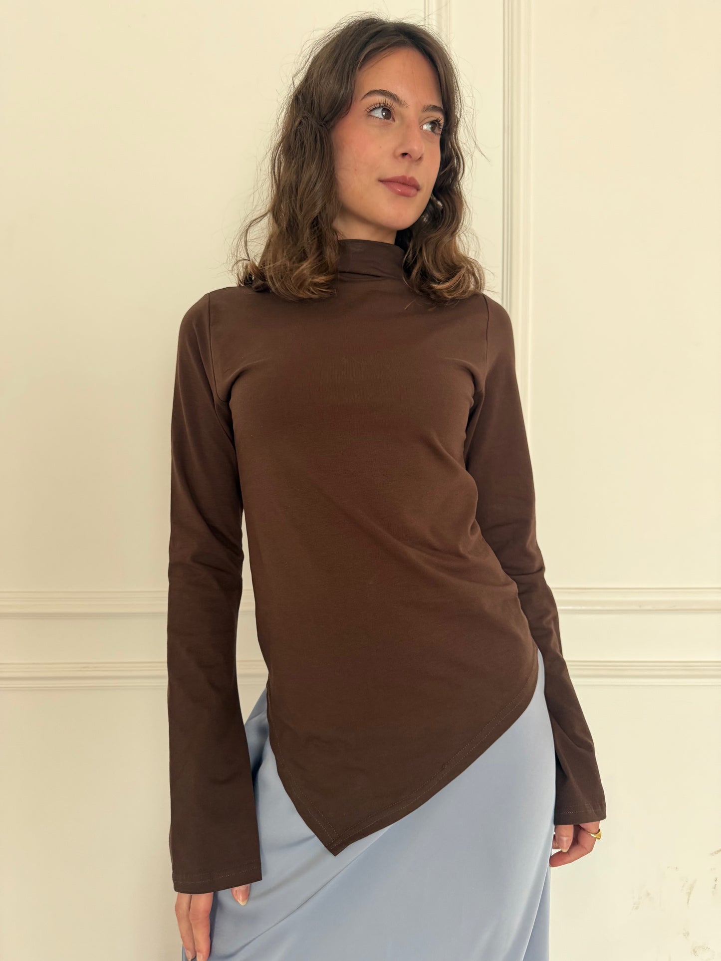 ASYMMETRICAL BELL SLEEVES BASIC